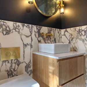Standard Zimmer mit Kingsize-Bett